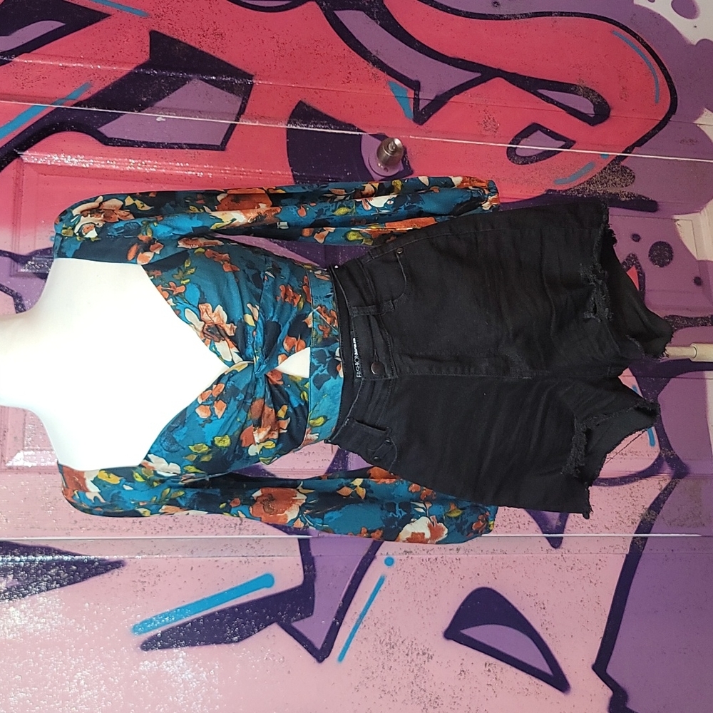 NWOT B.O.G Floral Crop Top
